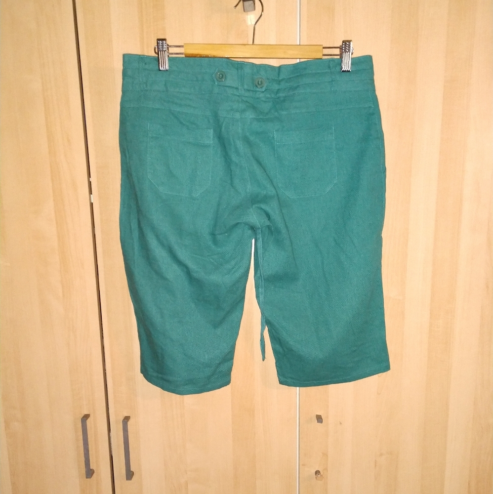 Shorts - Picture 2 of 4